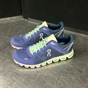 On Cloud Size 6.5 Women